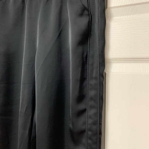 New Evereve x David Lerner Jazmine Black "Satin" Slim Jogger - Picture 7 of 8